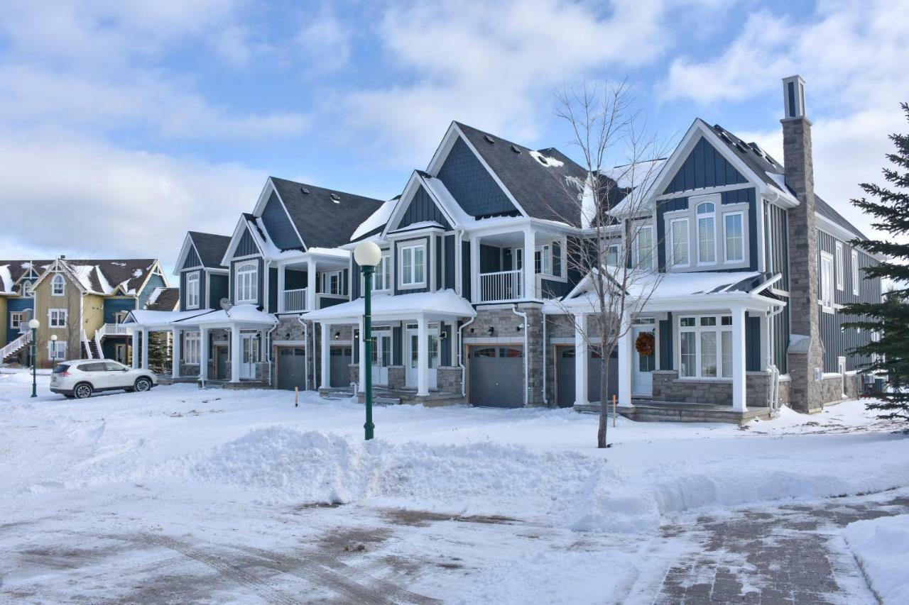 New Blue Mountain Village Snowbridge Executive Townhome Sleeps 10 With Outdoor Pool And Shuttle Nottawa Екстер'єр фото