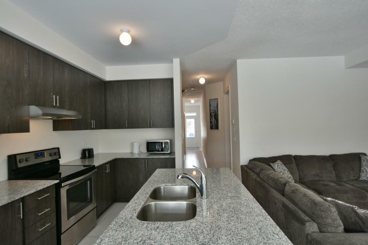 New Blue Mountain Village Snowbridge Executive Townhome Sleeps 10 With Outdoor Pool And Shuttle Nottawa Екстер'єр фото