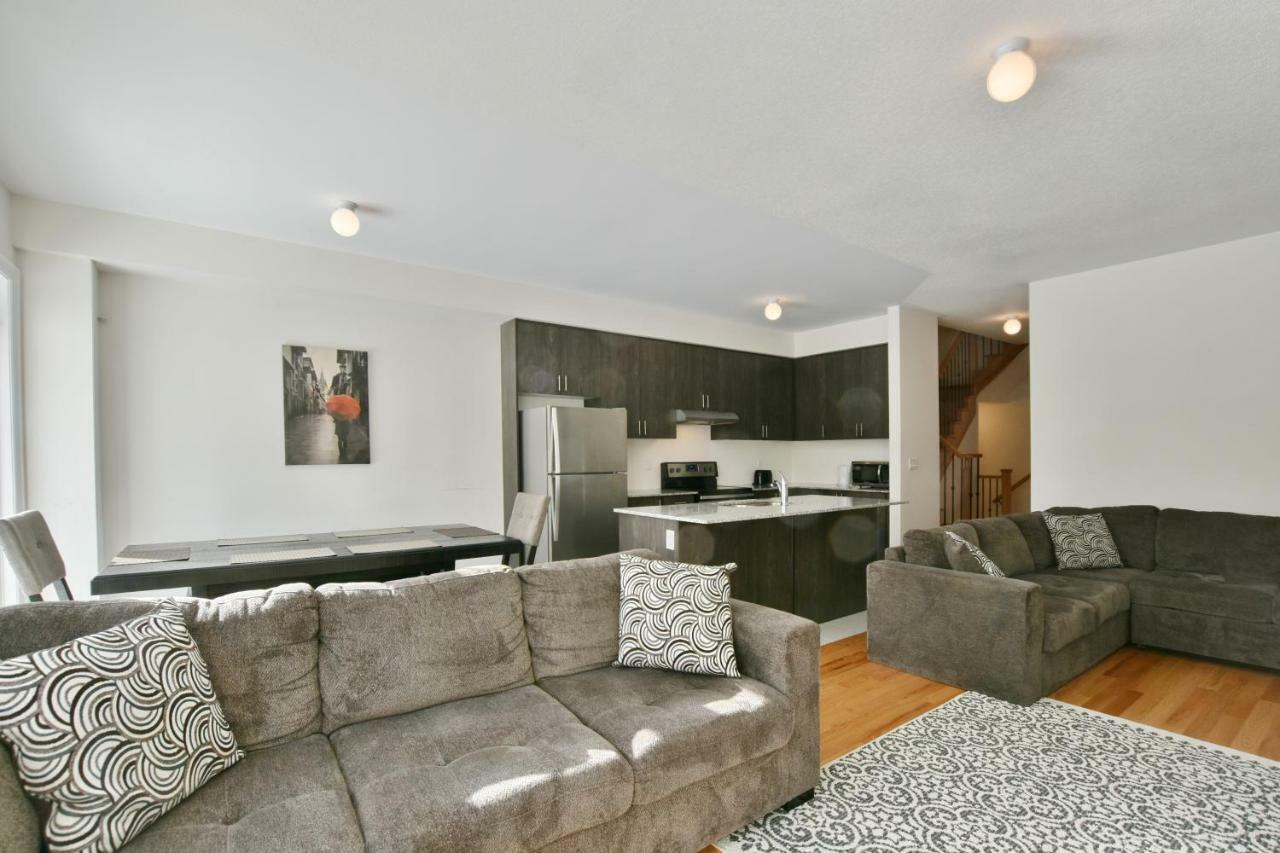 New Blue Mountain Village Snowbridge Executive Townhome Sleeps 10 With Outdoor Pool And Shuttle Nottawa Екстер'єр фото